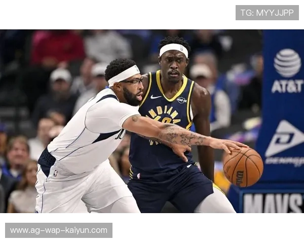 独行侠后卫因救助车祸被市政府授予荣誉称号，独行侠队员